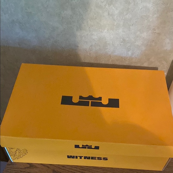 LeBron Witness VII TB
Color: Game Royal/White-Game Royal - Picture 9 of 12